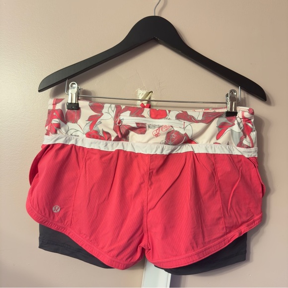 Lululemon Running Shorts With Cycling Red Women Size 8 - Picture 5 of 10